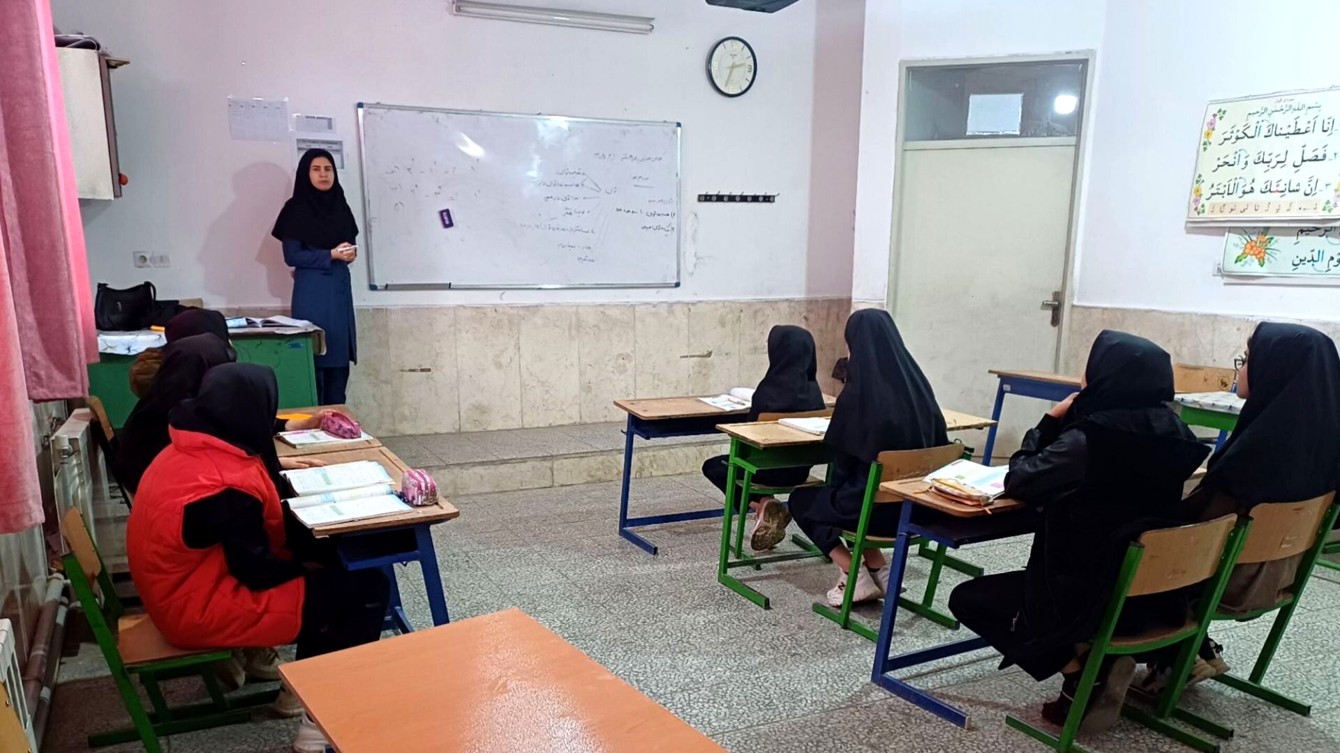 کلاس‌هایی که زیر صدای آژیر تعطیل نشد