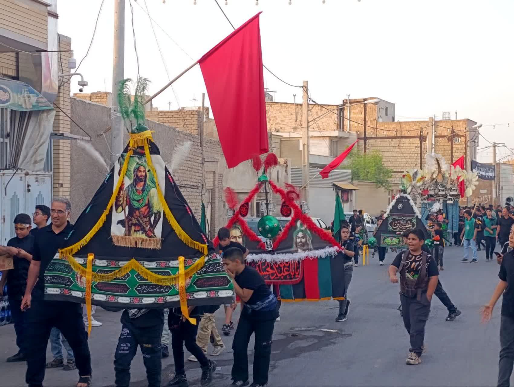 اجتماع بزرگ نوجوانان حسینی در دسته عزای احلی من العسل در کاشان