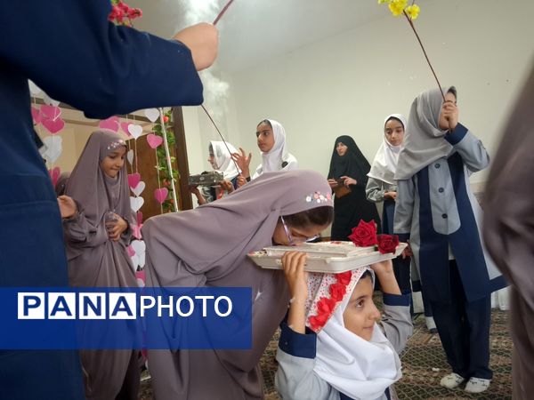 جشن تکلیف نمادی از عشق و علاقه در دبستان فاطمه‌الزهرا