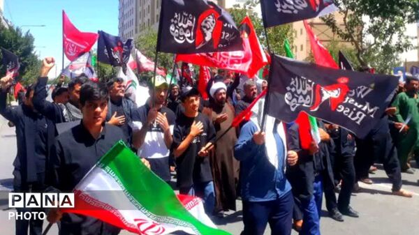 بازگشت آقای شهید ایران به خانه ی پدریشان