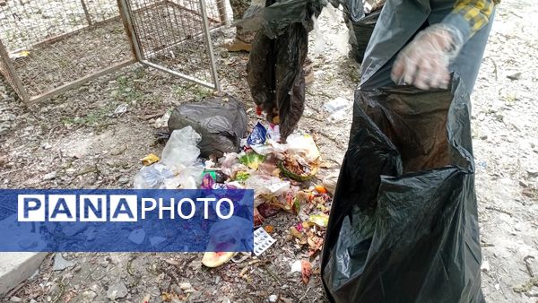 پاکسازی خیابان و کوچه‌های روستای یاسه چای توسط دانش‌آموزان مدرسه ۲۲ بهمن