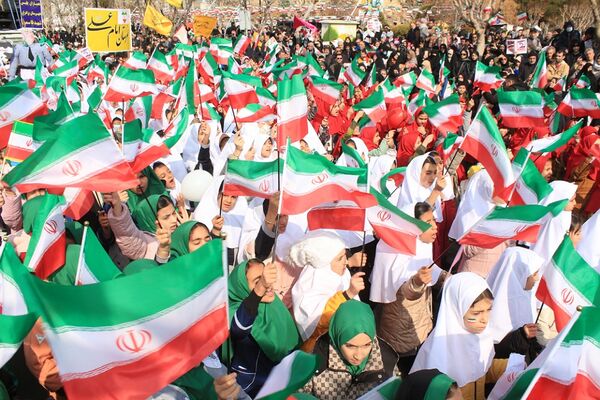 حضور پرشور مردم بهارستانی در راهپیمایی ۲۲ بهمن