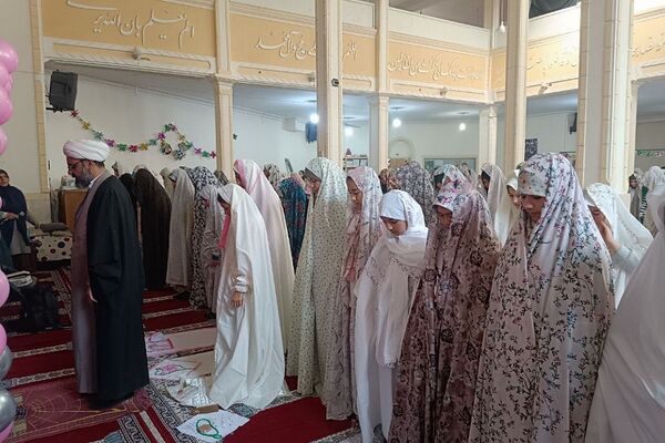 اولین روز از اعتکاف دختران در مسجد الزهرا شهر قیامدشت ری یک