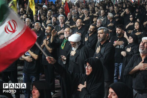 ورامین بار دیگر در سوگ اسارت؛ کاروان نمادین کربلا در خیابان‌های ورامین به حرکت درآمد