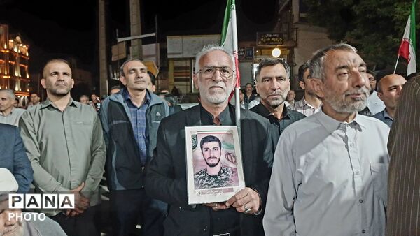 تجدید بیعت با رهبر و آرمان‌های انقلاب در خرم آباد