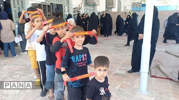 باید برخاست؛ امروز ایران به احترام رهبر شهید ایستاده است