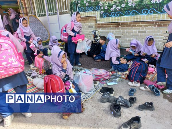 برگزاری اردوی حیاطی و جشن آخر سال در دبستان دخترانه شاهد تحقیقی ناحیه ۶
