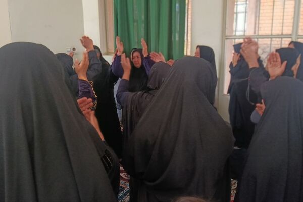 جاماندگان اربعین در میانکوه هم‌قدم شدند