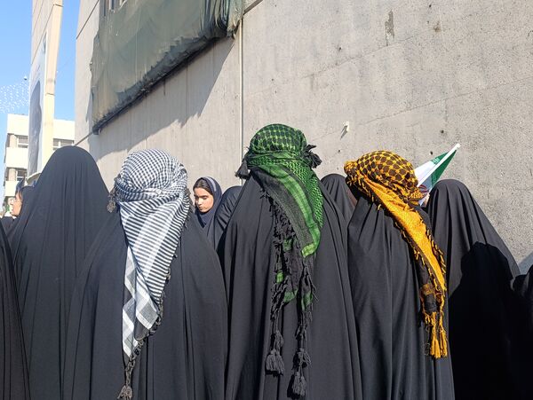 ۱۳ آبان، فریاد شهامت دانش آموزان در مسیر استقلال طلبی و استکبار ستیزی 