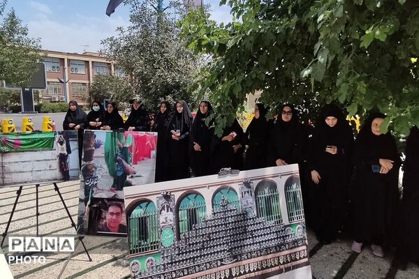 حضور دانش‌آموزان و فرهنگیان ناحیه دو شهرری در مراسم اربعین حسینی اداره کل آموزش و پرورش 