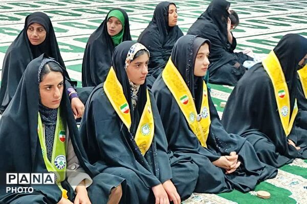 حضور پرشور فرهنگیان و دانش آموزان پیشتاز در نماز جمعه‌‌ بخش دیشموک