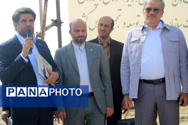 آیین شروع عملیات اجرایی دبیرستان 12 کلاسه شهید اسماعیل محمدپور در تنگک بوشهر