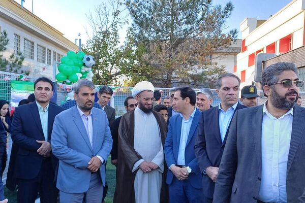 افتتاح پنج زمین چمن مصنوعی و آئین خشت گذاری دو سالن ورزشی در مدارس اندیشه 