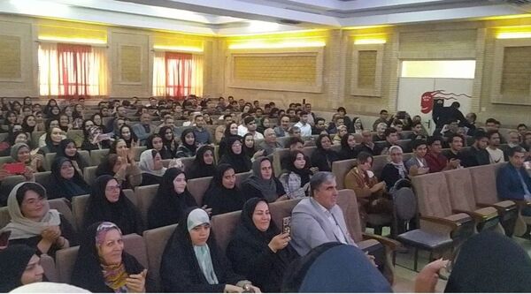 آئین تجلیل از ۱۶۵ دانش آموز برتر در کنکور سراسری در شهرستان اسلامشهر