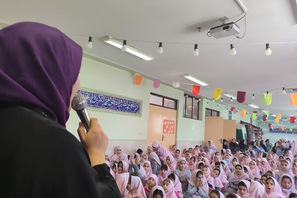 برگزاری جشن دهه کرامت در دبستان شاهد فاطمه الزهرا(س) شیراز
