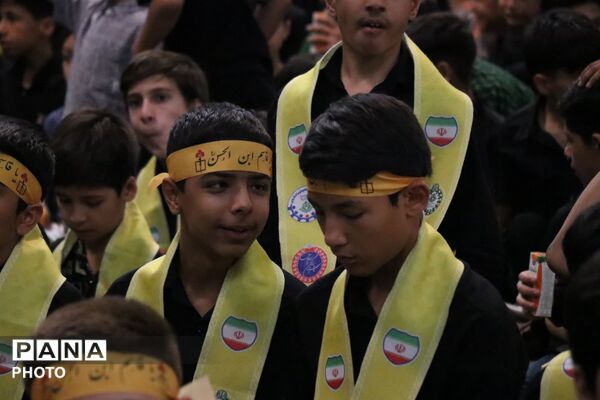 طنین «احلی من العسل» در حرم؛ عهد دوباره نوجوانان با عاشورا