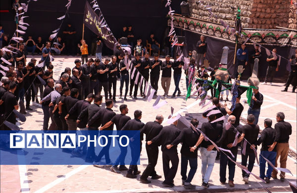 مراسم تاسوعای حسینی در روستای زیارت