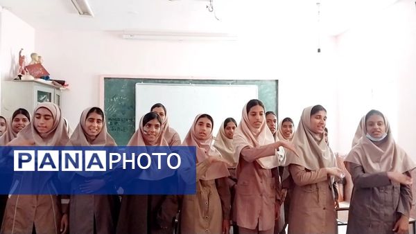 گرامیداشت روز دانش‌آموز در مدرسه شکوه زاویه 