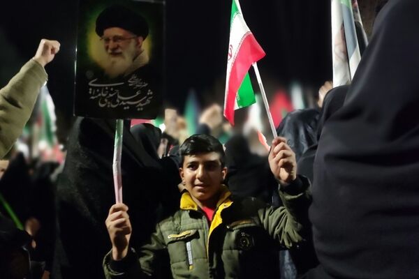 «فدای ایران»؛ پیام تویسرکان به جهان در مراسم اربعین قائد شهید
