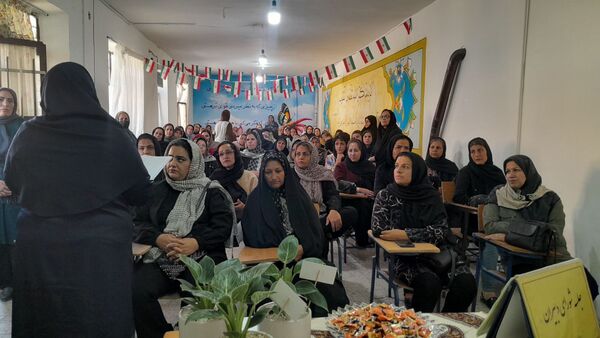 اولین جلسه مجمع انجمن اولیا و مربیان دبیرستان مخدره مرآتی