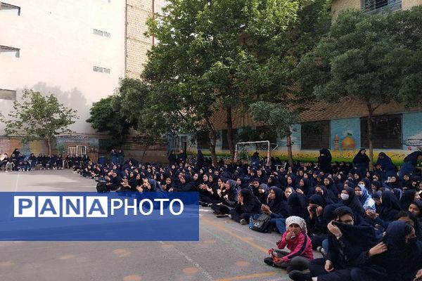 مراسم روز دختر و تقدیر از دانش‌آموزان نمونه و رتبه برتر