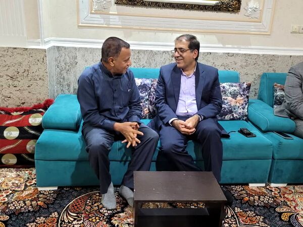 دیدار مسئولان آموزش و پرورش ناحیه یک بندرعباس با خانواده شهید رضا زارعی