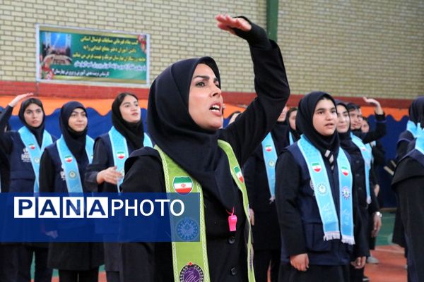 بهارستان دو صحنه همفکری، همدلی و همکاری پیشتازان در همایش یاوران انقلاب