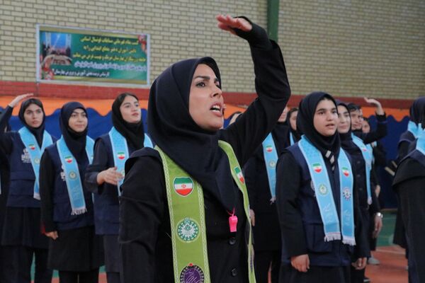 بهارستان دو صحنه همفکری، همدلی و همکاری پیشتازان در همایش یاوران انقلاب