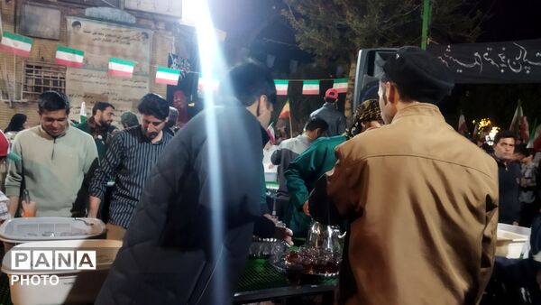فعالیت موکب های حسینیه امام خمینی نیشابور در پنجاه و یکمین شب از اجتماعات مردمی