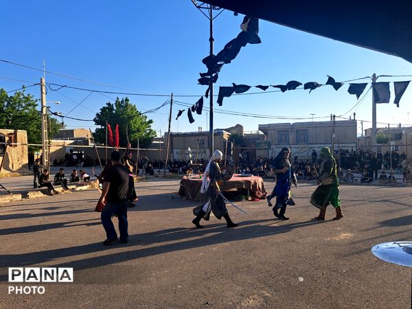 برگزاری مراسم تعزیه در روستای دهنو آورزمان با حضور اهالی منطقه