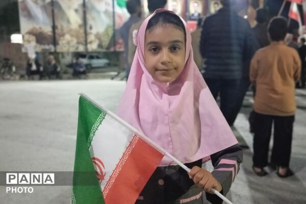 تا پای جان برای ایران؛دانش‌آموزان در میدان 