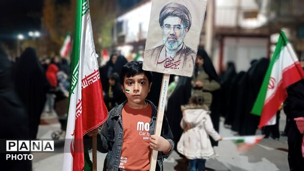 راهتان را ادامه می‌دهیم