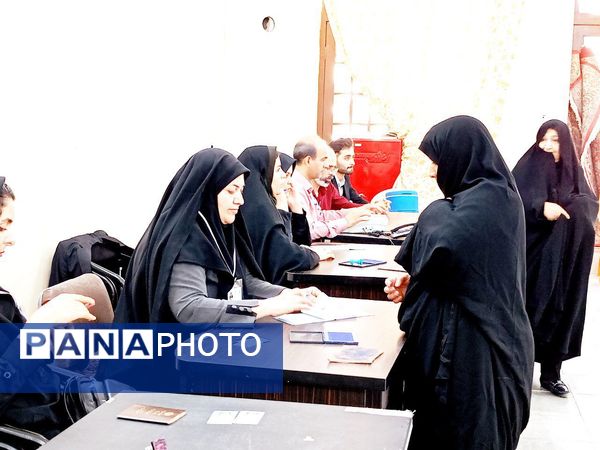 حضور گسترده مردم کاشمر در پای صندوق‌های رأی