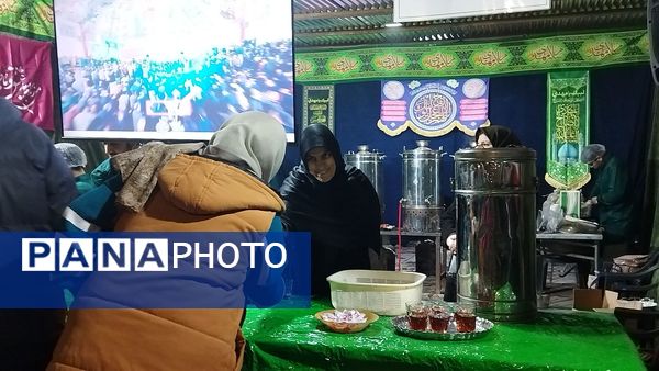 موکب هایی که به عشق حضرت مهدی (ع) از مردم پذیرایی کردند 