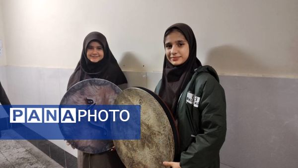 تجلیل از نخبگان آموزشی در دبیرستان شهیده محبوبه دانش