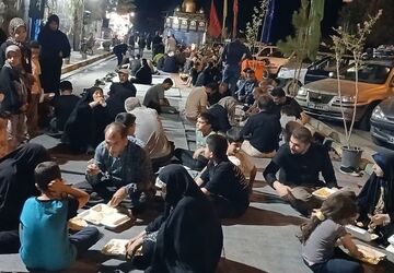 کامیاران در روزهای پایانی اربعین همچنان میزبان زائران حسینی 