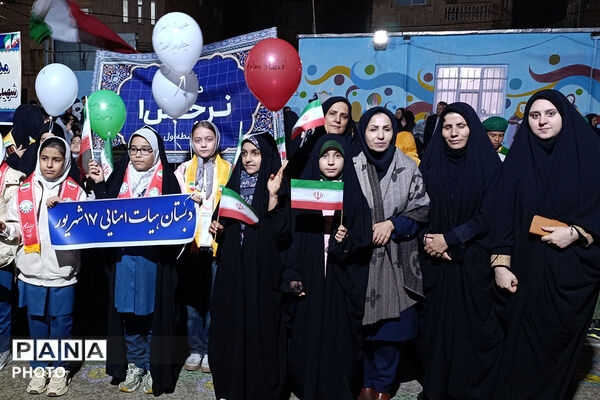  حضور فرهنگیان و دانش‌آموزان به‌مناسبت 12 فروردین ماه روز جمهوری اسلامی ایران 