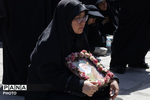 آخرین وداع ملت ایران با رهبر شهید 