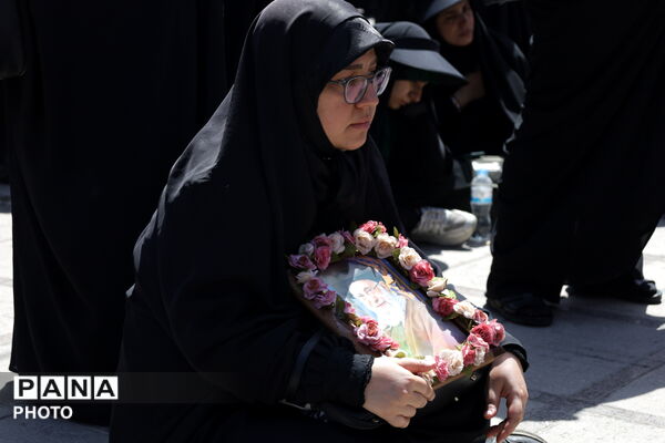 آخرین وداع ملت ایران با رهبر شهید 