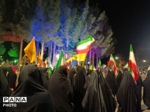 مردم رشتخوار در سوگ رهبر شهید، با آرمان‌های او تجدید عهد کردند