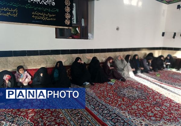 تکریم از مادران شهدا در پایگاه طاهره بسیج خواهران روستای حسین آباد