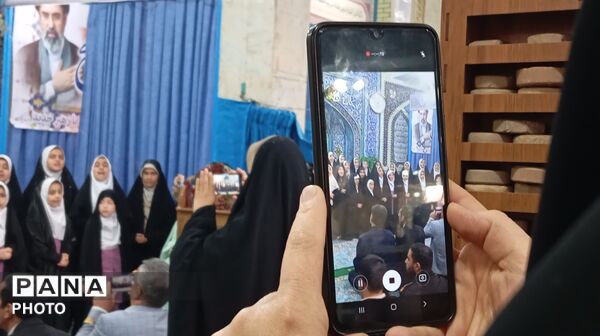 نماز جمعه شهر بن با سخنرانی رئیس آموزش و پرورش 