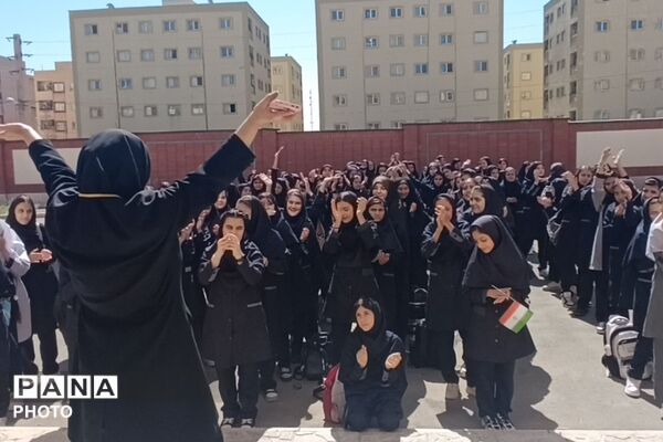 جشن جوانه‌ها در مدرسه خوارزمی رباط کریم