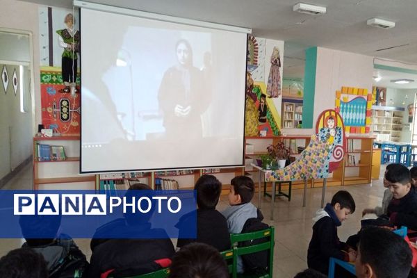 ویژه برنامه روز مادر در مرکز یک کانون پرورش فکری کودکان و نوجوانان شهرستان مرزی پارس آباد