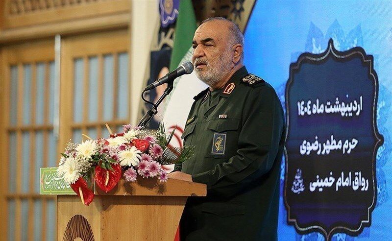 سردار سلامی: اگر خطا کنید، جهنم را به رویتان می‌گشاییم