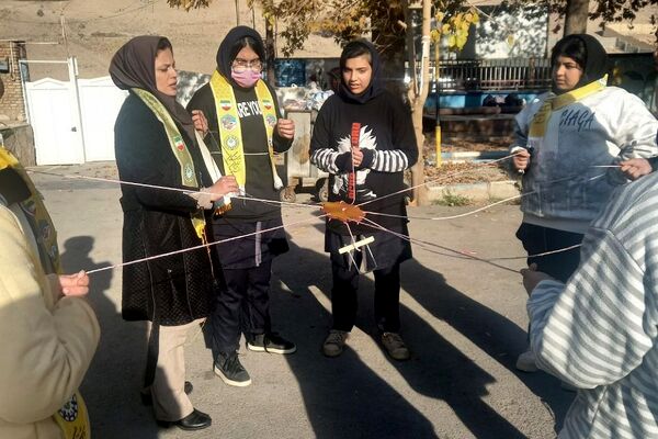 اعزام دانش آموزان شهرستان ورامین به اردو یک روزه تمشک