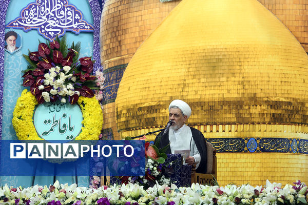 محفل کرسی ملی تلاوت نوجوانان فاطمی در حرم حضرت معصومه(س)