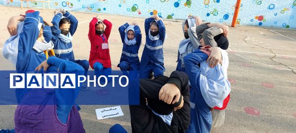 بیست و هفتمین دوره مانور زلزله در مدرسه بنت الهدی صدر ۲ 