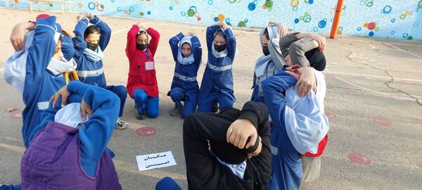 بیست و هفتمین دوره مانور زلزله در مدرسه بنت الهدی صدر ۲ 