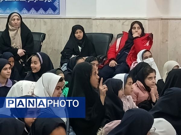 برنامه رویش آدینه با حضور دبستان دخترانه امام مهدی۲  در محمدشهر کرج